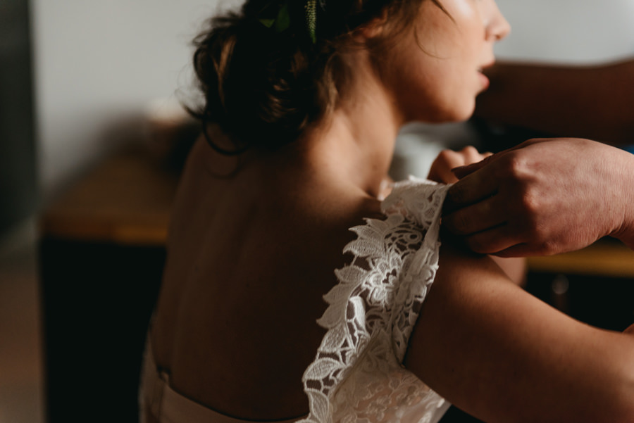 rustykalne wesele, rustykalny ślub, ślub w stodole, wesele w stodole, folwark wiązy, reportaż ślubny, nietypowe wesele, wesele z klasą, najlepszy fotograf ślubny, ślub w krakowie, wesele w folwarku wiązy, piękny ślub, ślub, wesele