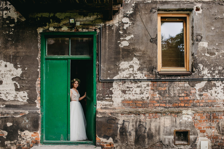 rustykalne wesele, rustykalny ślub, ślub w stodole, wesele w stodole, folwark wiązy, reportaż ślubny, nietypowe wesele, wesele z klasą, najlepszy fotograf ślubny, ślub w krakowie, wesele w folwarku wiązy, piękny ślub, ślub, wesele