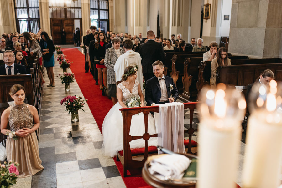 rustykalne wesele, rustykalny ślub, ślub w stodole, wesele w stodole, folwark wiązy, reportaż ślubny, nietypowe wesele, wesele z klasą, najlepszy fotograf ślubny, ślub w krakowie, wesele w folwarku wiązy, piękny ślub, ślub, wesele