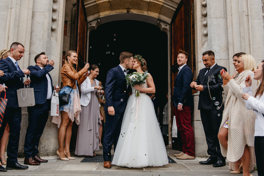 rustykalne wesele, rustykalny ślub, ślub w stodole, wesele w stodole, folwark wiązy, reportaż ślubny, nietypowe wesele, wesele z klasą, najlepszy fotograf ślubny, ślub w krakowie, wesele w folwarku wiązy, piękny ślub, ślub, wesele