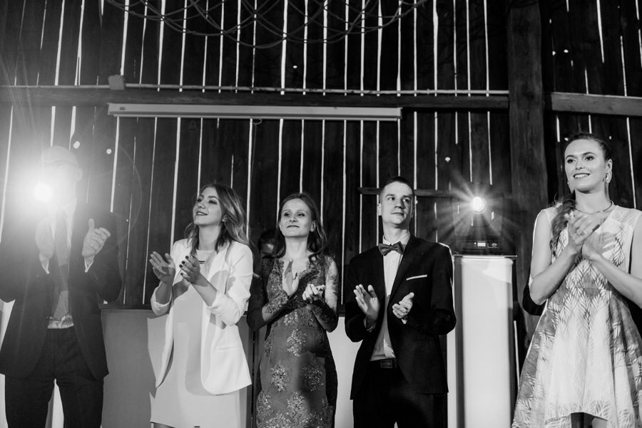 rustykalne wesele, rustykalny ślub, ślub w stodole, wesele w stodole, folwark wiązy, reportaż ślubny, nietypowe wesele, wesele z klasą, najlepszy fotograf ślubny, ślub w krakowie, wesele w folwarku wiązy, piękny ślub, ślub, wesele