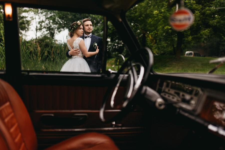 rustykalne wesele, rustykalny ślub, ślub w stodole, wesele w stodole, folwark wiązy, reportaż ślubny, nietypowe wesele, wesele z klasą, najlepszy fotograf ślubny, ślub w krakowie, wesele w folwarku wiązy, piękny ślub, ślub, wesele