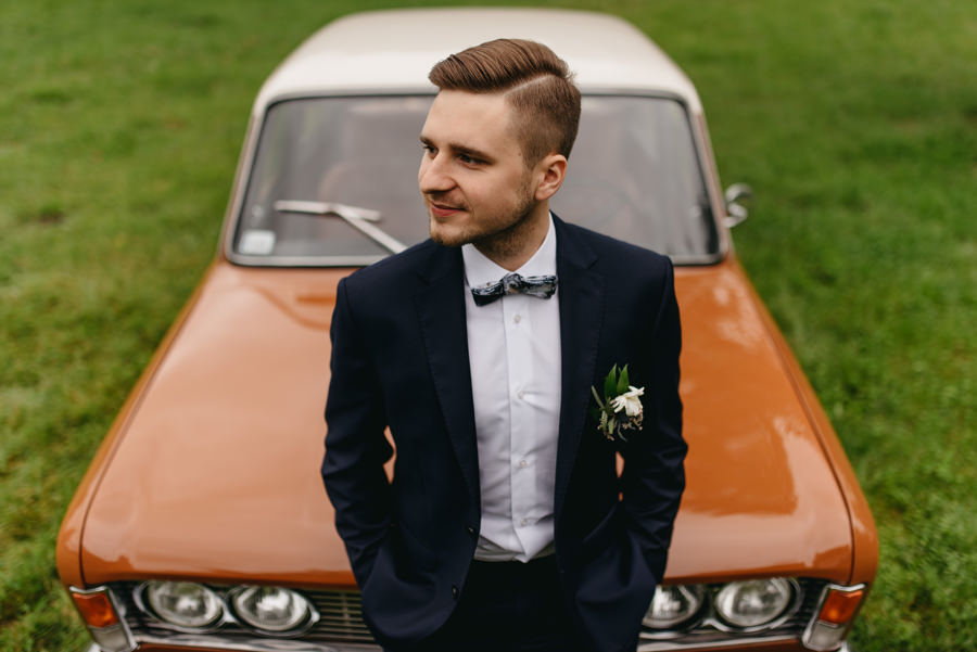 rustykalne wesele, rustykalny ślub, ślub w stodole, wesele w stodole, folwark wiązy, reportaż ślubny, nietypowe wesele, wesele z klasą, najlepszy fotograf ślubny, ślub w krakowie, wesele w folwarku wiązy, piękny ślub, ślub, wesele