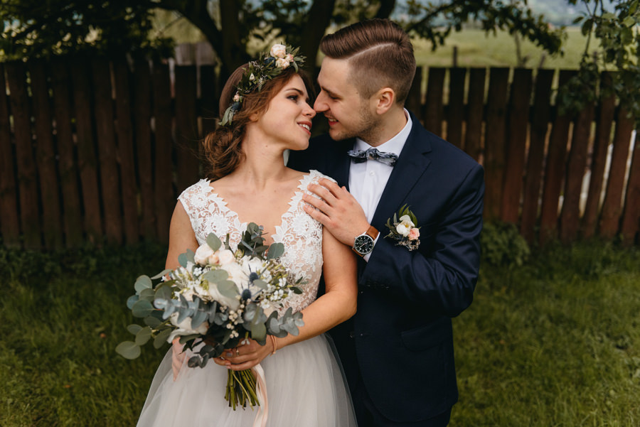 rustykalne wesele, rustykalny ślub, ślub w stodole, wesele w stodole, folwark wiązy, reportaż ślubny, nietypowe wesele, wesele z klasą, najlepszy fotograf ślubny, ślub w krakowie, wesele w folwarku wiązy, piękny ślub, ślub, wesele