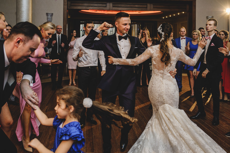 fotografia slubna katowice, reportaz slubny, wesele w hotelu rezydencja luxury , slub w bazylice w piekarach slaskich, wesele z klasa