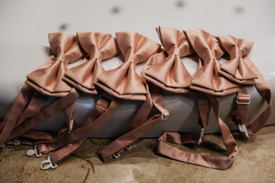 zamek w niepołomicach, przyjęcie na zamku, wesele na zamku, ślub w krakowie, kościół św barbary, ślub w krakowie, ślub klasyczny, niepołomice, klasyczne wesele, międzynarodowe wesele