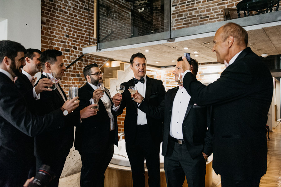 zamek w niepołomicach, przyjęcie na zamku, wesele na zamku, ślub w krakowie, kościół św barbary, ślub w krakowie, ślub klasyczny, niepołomice, klasyczne wesele, międzynarodowe wesele