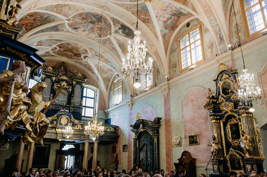 zamek w niepołomicach, przyjęcie na zamku, wesele na zamku, ślub w krakowie, kościół św barbary, ślub w krakowie, ślub klasyczny, niepołomice, klasyczne wesele, międzynarodowe wesele