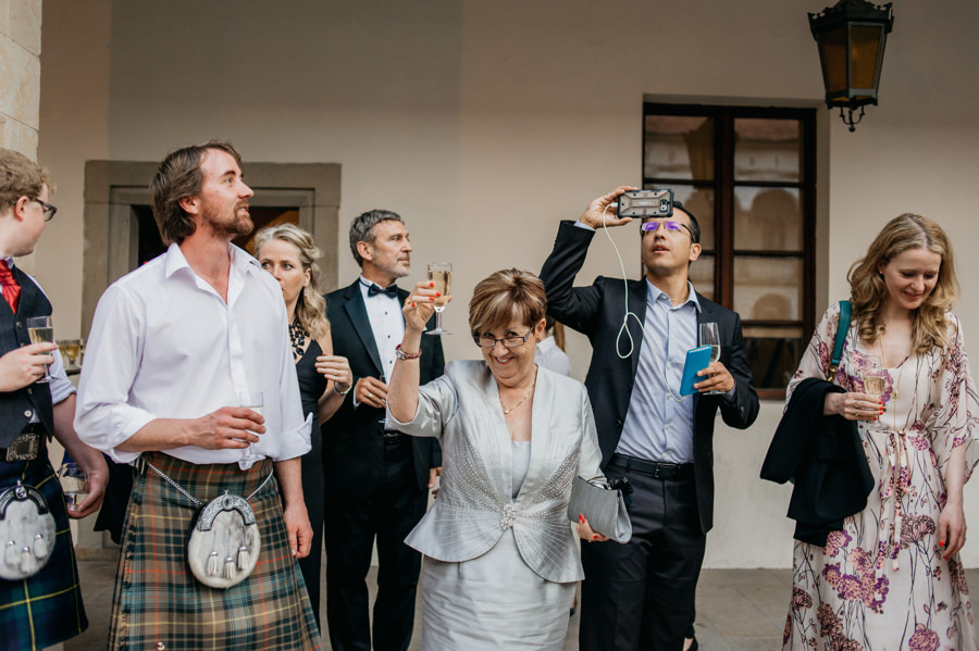 zamek w niepołomicach, przyjęcie na zamku, wesele na zamku, ślub w krakowie, kościół św barbary, ślub w krakowie, ślub klasyczny, niepołomice, klasyczne wesele, międzynarodowe wesele