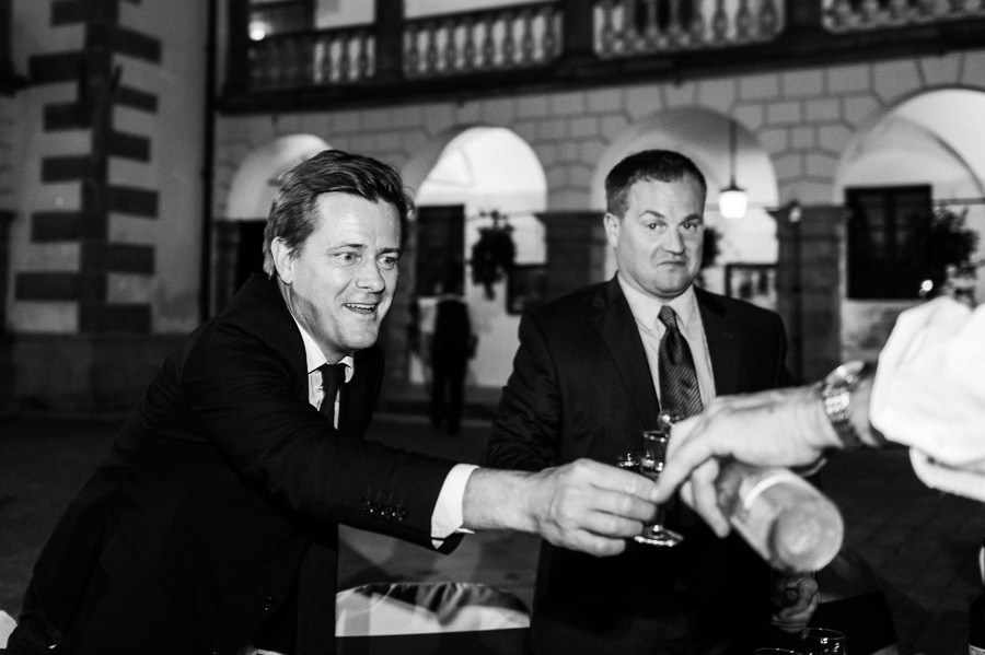 zamek w niepołomicach, przyjęcie na zamku, wesele na zamku, ślub w krakowie, kościół św barbary, ślub w krakowie, ślub klasyczny, niepołomice, klasyczne wesele, międzynarodowe wesele