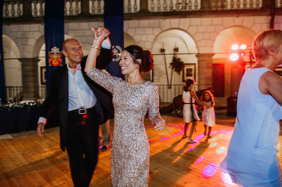 zamek w niepołomicach, przyjęcie na zamku, wesele na zamku, ślub w krakowie, kościół św barbary, ślub w krakowie, ślub klasyczny, niepołomice, klasyczne wesele, międzynarodowe wesele