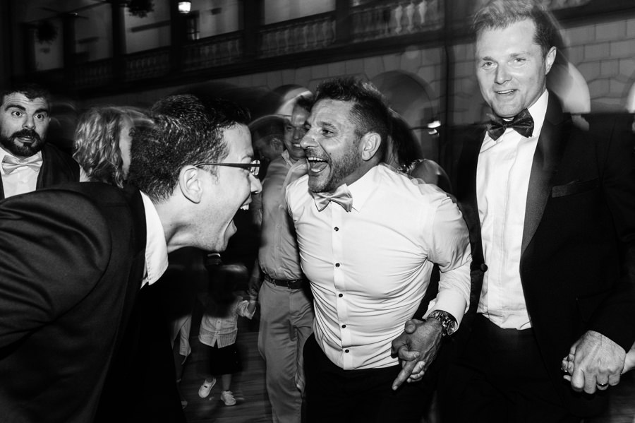 zamek w niepołomicach, przyjęcie na zamku, wesele na zamku, ślub w krakowie, kościół św barbary, ślub w krakowie, ślub klasyczny, niepołomice, klasyczne wesele, międzynarodowe wesele