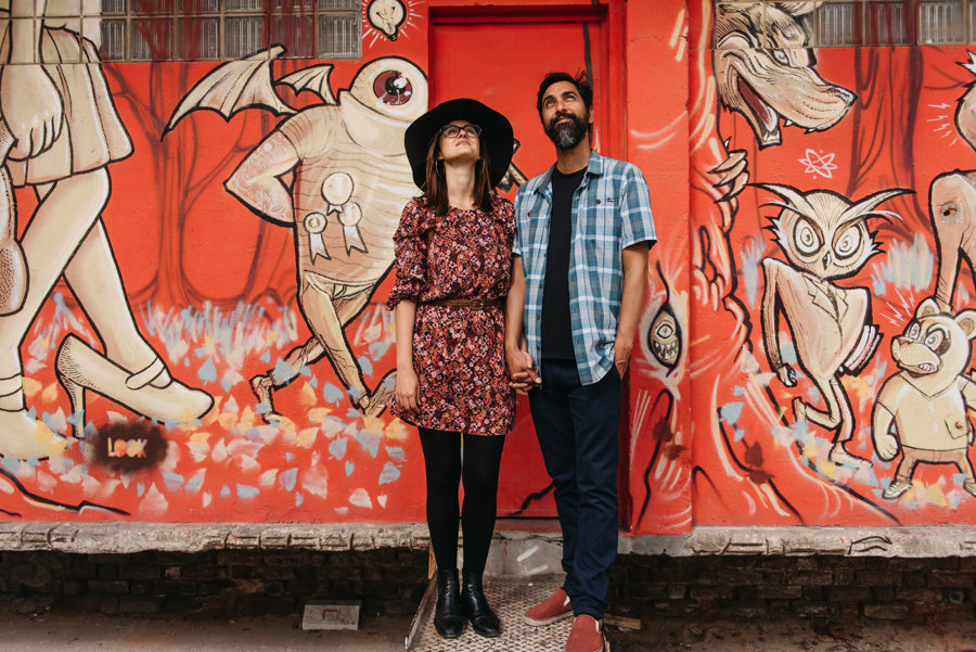 miejska sesja narzeczeńska, lifestyle'owa sesja dla par, sesja narzeczeńska w mieście, miłość, 