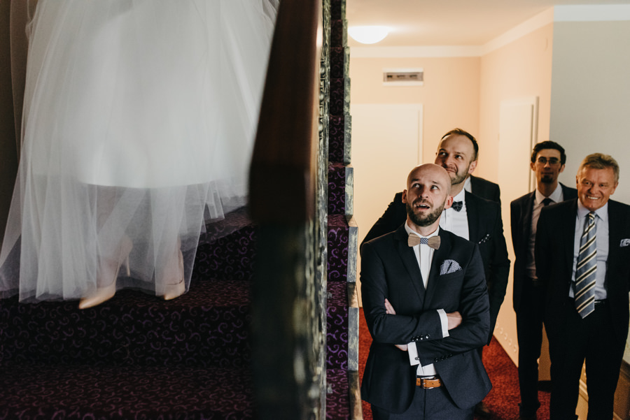 vintage circus, stary cyrk, slow wedding, motyw starego cyrku, slub w plenerze, slub plenerowy, slub w stodole, wesele w stodole, wesele w stylu slow wedding, cyrk, reportaz slubny, zdjecia slubne
