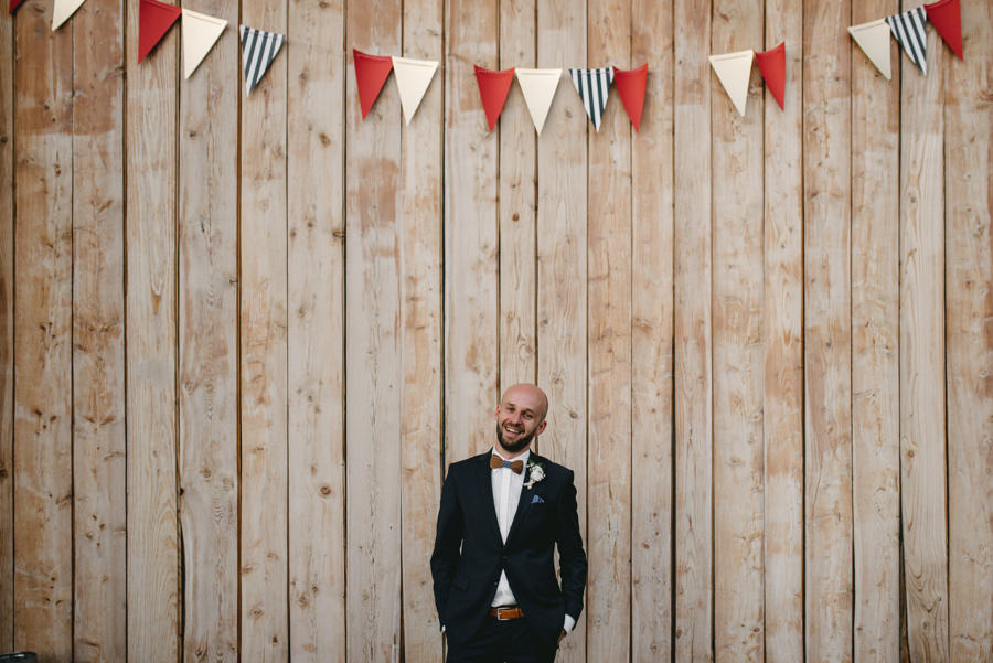 vintage circus, stary cyrk, slow wedding, motyw starego cyrku, slub w plenerze, slub plenerowy, slub w stodole, wesele w stodole, wesele w stylu slow wedding, cyrk, reportaz slubny, zdjecia slubne