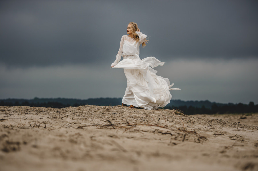 sesja ślubna, stylizowana sesja ślubna, sesja boho, sesja w szklarni, sesja plenerowa na pustyni, zimowa sesja ślubna, jura krakowsko częstochowska, minerały, bukiet ślubny, 