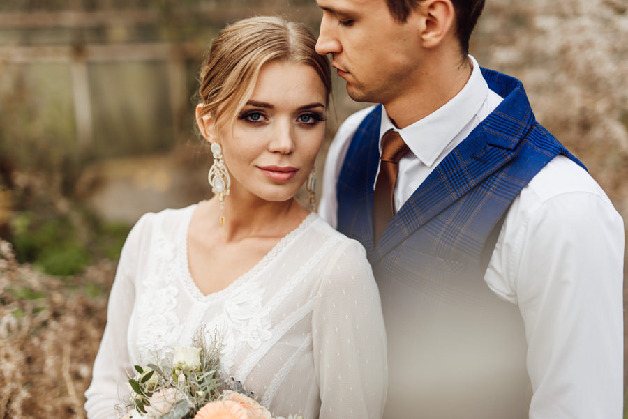 sesja ślubna, stylizowana sesja ślubna, sesja boho, sesja w szklarni, sesja plenerowa na pustyni, zimowa sesja ślubna, jura krakowsko częstochowska, minerały, bukiet ślubny,