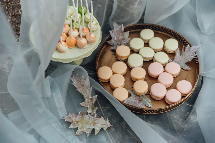 sesja ślubna, stylizowana sesja ślubna, sesja boho, sesja w szklarni, sesja plenerowa na pustyni, zimowa sesja ślubna, jura krakowsko częstochowska, minerały, bukiet ślubny,