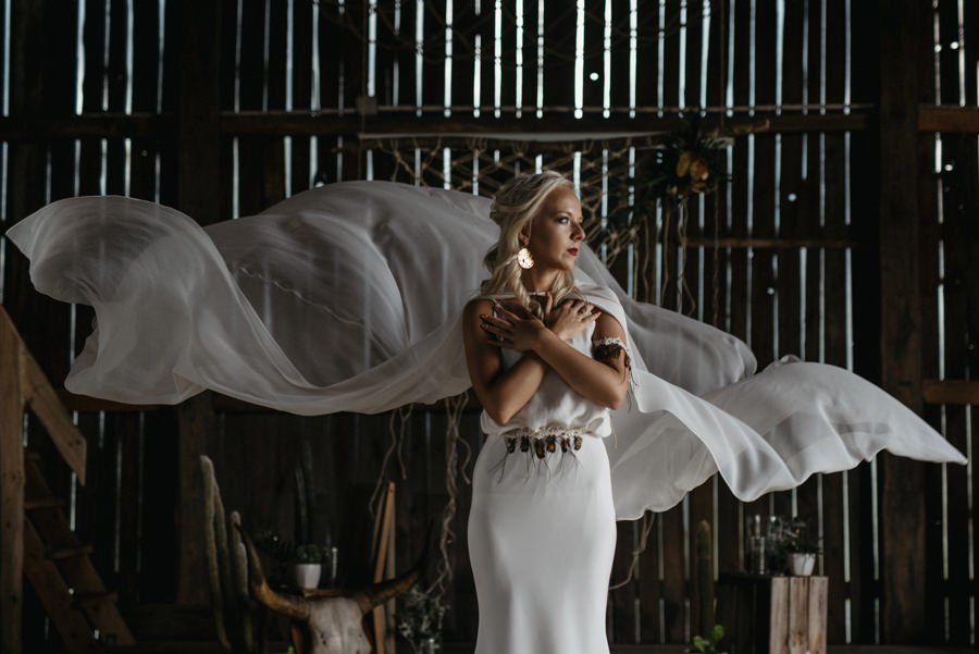 sesja ślubna, stylizowana sesja ślubna, sesja boho, sesja w szklarni, sesja plenerowa na pustyni, zimowa sesja ślubna, jura krakowsko częstochowska, minerały, bukiet ślubny, 