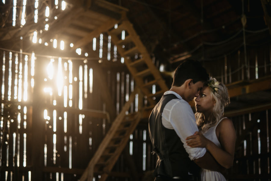 sesja ślubna, stylizowana sesja ślubna, sesja boho, sesja w szklarni, sesja plenerowa na pustyni, zimowa sesja ślubna, jura krakowsko częstochowska, minerały, bukiet ślubny, 