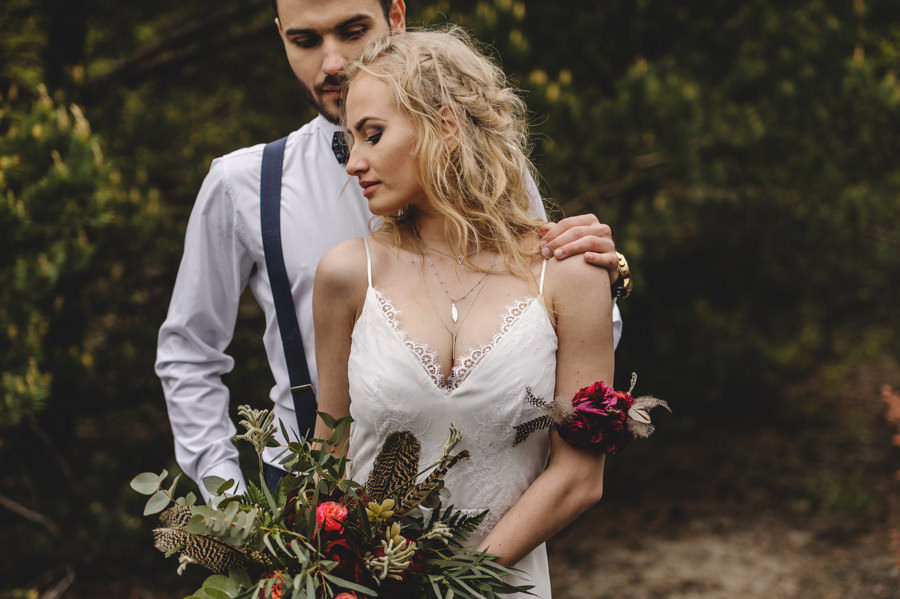 sesja ślubna, stylizowana sesja ślubna, sesja boho, sesja w szklarni, sesja plenerowa na pustyni, zimowa sesja ślubna, jura krakowsko częstochowska, minerały, bukiet ślubny, 