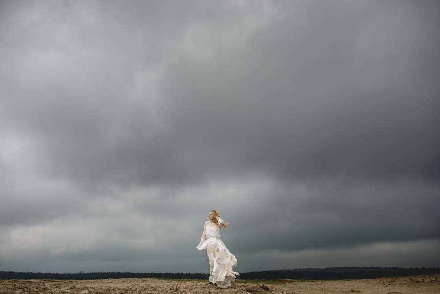 sesja ślubna, stylizowana sesja ślubna, sesja boho, sesja w szklarni, sesja plenerowa na pustyni, zimowa sesja ślubna, jura krakowsko częstochowska, minerały, bukiet ślubny, 