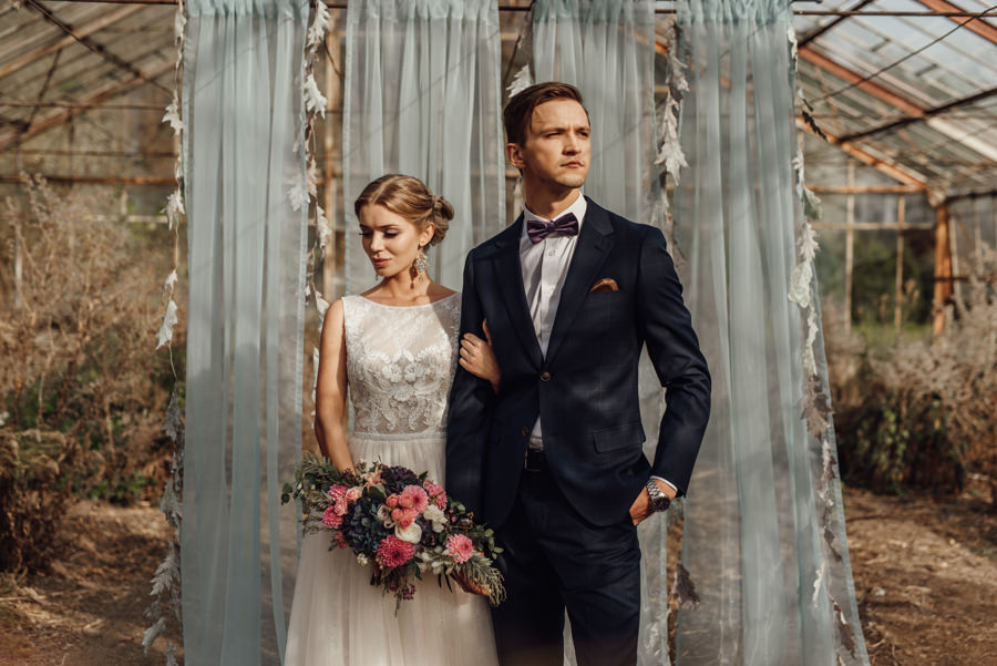 sesja ślubna, stylizowana sesja ślubna, sesja boho, sesja w szklarni, sesja plenerowa na pustyni, zimowa sesja ślubna, jura krakowsko częstochowska, minerały, bukiet ślubny,