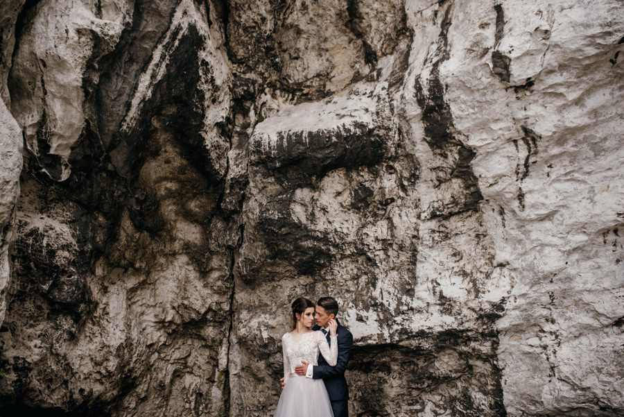 sesja ślubna, stylizowana sesja ślubna, sesja boho, sesja w szklarni, sesja plenerowa na pustyni, zimowa sesja ślubna, jura krakowsko częstochowska, minerały, bukiet ślubny,