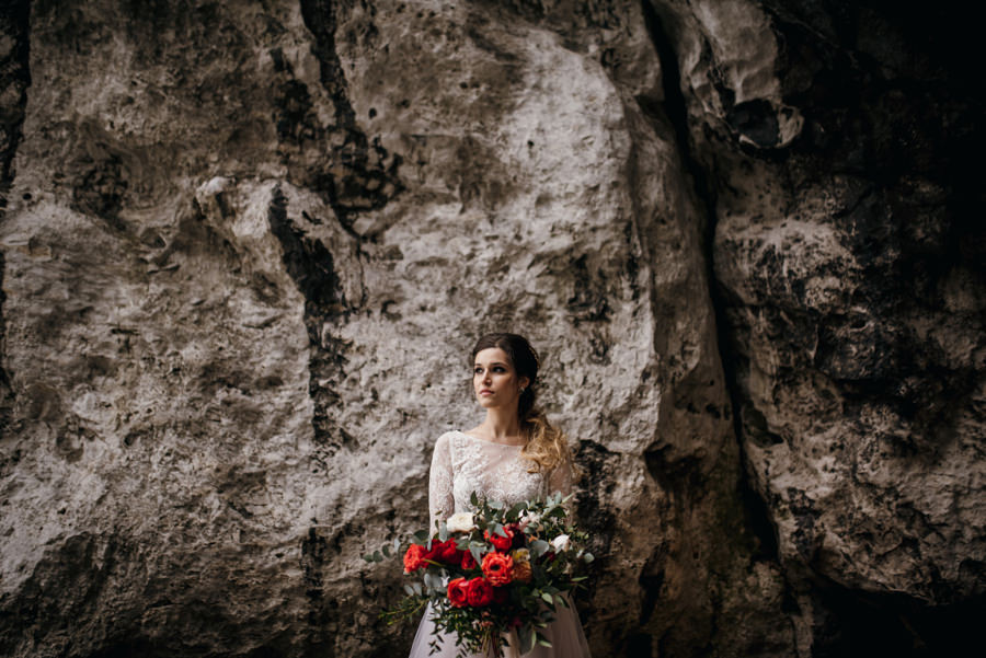 sesja ślubna, stylizowana sesja ślubna, sesja boho, sesja w szklarni, sesja plenerowa na pustyni, zimowa sesja ślubna, jura krakowsko częstochowska, minerały, bukiet ślubny,