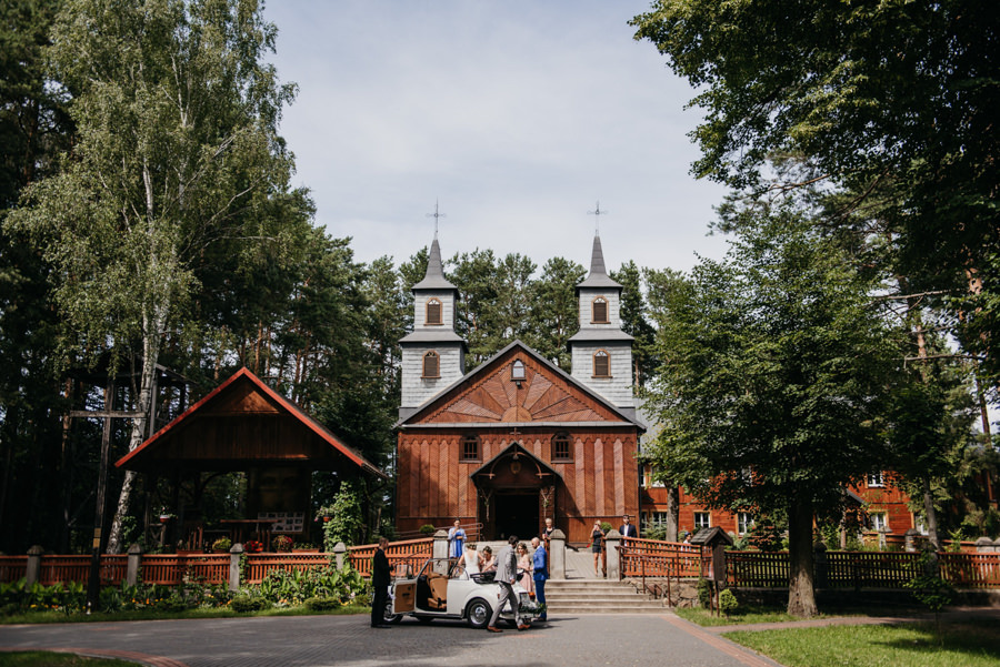 uroczysko zaborek, wesele, slub w plenerze, slub plenerowy, wesele w uroczysku zaborek, lmfoto, slub rustykalny, reportaz slubny, bukiet kwiatow, rustykalne wesele