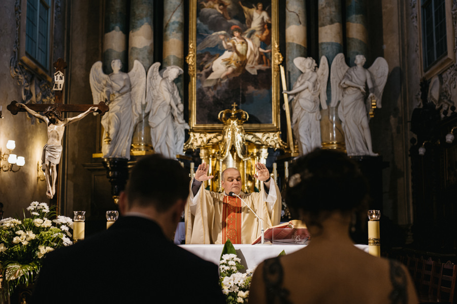 nietypowy ślub w Krakowie, fotografia ślubna Kraków, wesele w hotelu niebieskim w Krakowie, ślub na Skałce