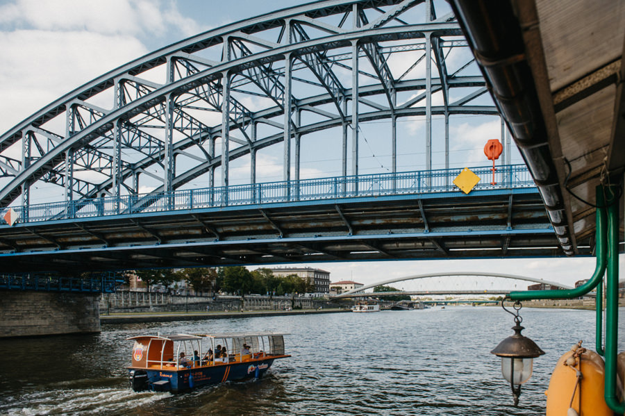 nietypowy ślub w Krakowie, fotografia ślubna Kraków, wesele w hotelu niebieskim w Krakowie, ślub na Skałce, rejs po wiśle