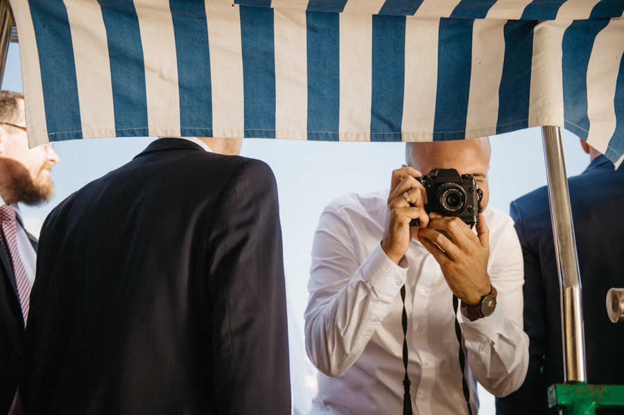 nietypowy ślub w Krakowie, fotografia ślubna Kraków, wesele w hotelu niebieskim w Krakowie, ślub na Skałce, rejs po wiśle