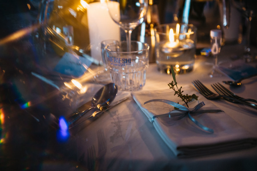 nietypowy ślub w Krakowie, fotografia ślubna Kraków, wesele w hotelu niebieskim w Krakowie, ślub na Skałce, rejs po wiśle