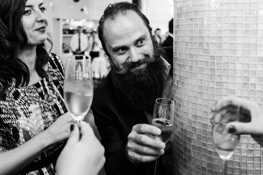 nietypowy ślub w Krakowie, fotografia ślubna Kraków, wesele w hotelu niebieskim w Krakowie, ślub na Skałce, rejs po wiśle