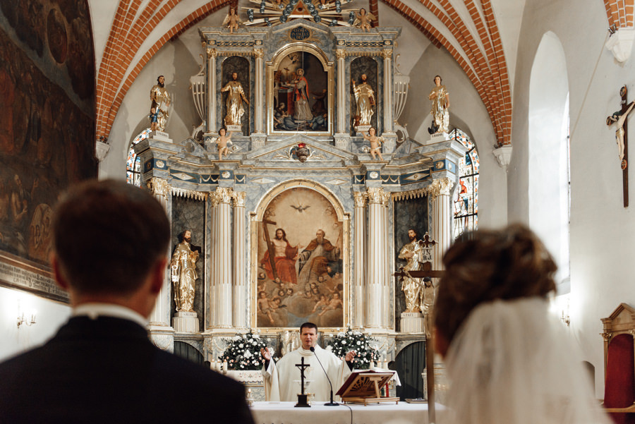cegielnia rzucewo, ślub w plenerze, rustykalne wesele, reportaż ślubny, nietypowe wesele, ślub rystukalny, lmfoto, wesele nad morzem, wyjąkowy ślub, wymarzony ślub w polsce, wesele w cegielni rzucewo