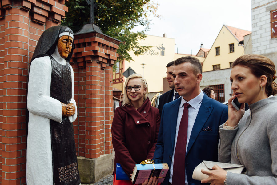 cegielnia rzucewo, ślub w plenerze, rustykalne wesele, reportaż ślubny, nietypowe wesele, ślub rystukalny, lmfoto, wesele nad morzem, wyjąkowy ślub, wymarzony ślub w polsce, wesele w cegielni rzucewo