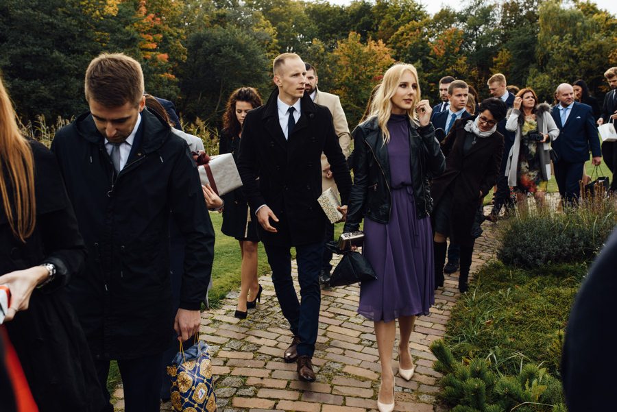 cegielnia rzucewo, ślub w plenerze, rustykalne wesele, reportaż ślubny, nietypowe wesele, ślub rystukalny, lmfoto, wesele nad morzem, wyjąkowy ślub, wymarzony ślub w polsce, wesele w cegielni rzucewo