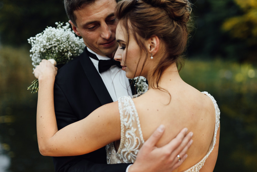 cegielnia rzucewo, ślub w plenerze, rustykalne wesele, reportaż ślubny, nietypowe wesele, ślub rystukalny, lmfoto, wesele nad morzem, wyjąkowy ślub, wymarzony ślub w polsce, wesele w cegielni rzucewo