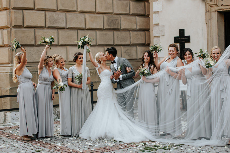 Druhny i drużbowie, eleganckie wesele, ślub w Krakowie, Industrialne wesele w Starej Zajezdni