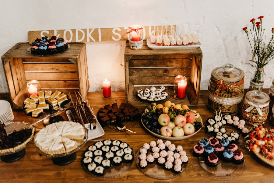 ceglarnia jarosławki, ślub w plenerze, wesele w stodole, rustykalne wesele, rustykalny ślub, lmfoto, wesele pod chmurką, castle party, wesele w plenerze, ślub plenerowy