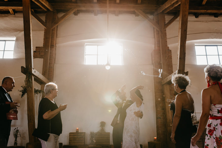 ceglarnia jarosławki, ślub w plenerze, wesele w stodole, rustykalne wesele, rustykalny ślub, lmfoto, wesele pod chmurką, castle party, wesele w plenerze, ślub plenerowy