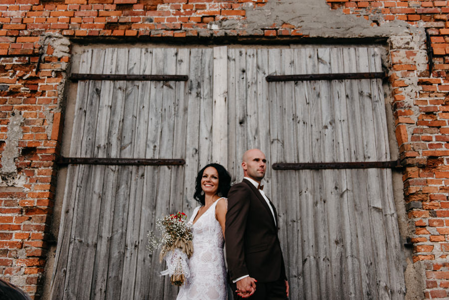 ceglarnia jarosławki, ślub w plenerze, wesele w stodole, rustykalne wesele, rustykalny ślub, lmfoto, wesele pod chmurką, castle party, wesele w plenerze, ślub plenerowy
