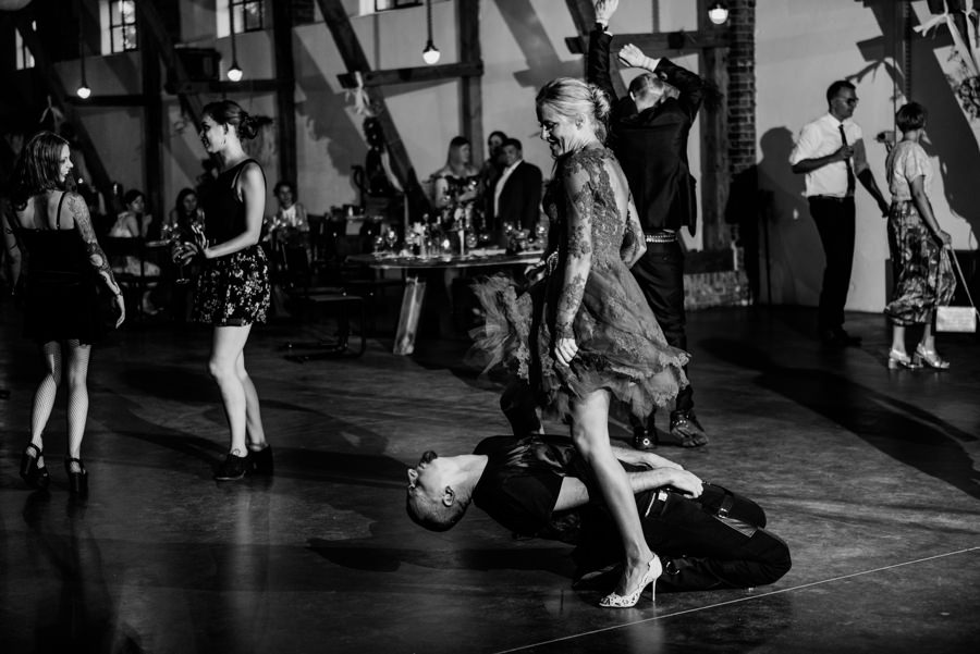 ceglarnia jarosławki, ślub w plenerze, wesele w stodole, rustykalne wesele, rustykalny ślub, lmfoto, wesele pod chmurką, castle party, wesele w plenerze, ślub plenerowy