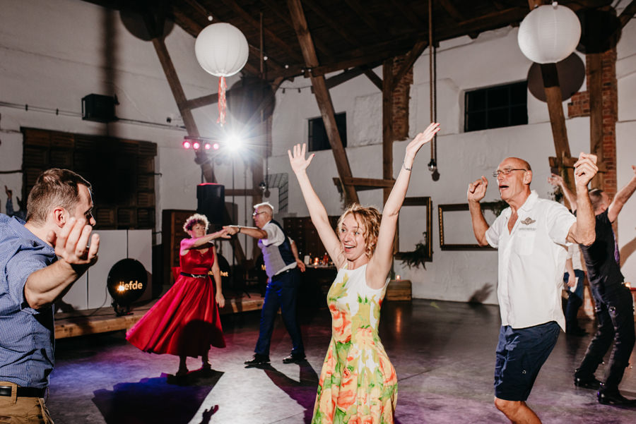 ceglarnia jarosławki, ślub w plenerze, wesele w stodole, rustykalne wesele, rustykalny ślub, lmfoto, wesele pod chmurką, castle party, wesele w plenerze, ślub plenerowy