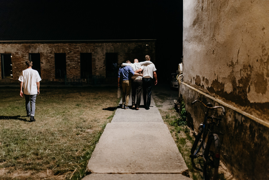 ceglarnia jarosławki, ślub w plenerze, wesele w stodole, rustykalne wesele, rustykalny ślub, lmfoto, wesele pod chmurką, castle party, wesele w plenerze, ślub plenerowy