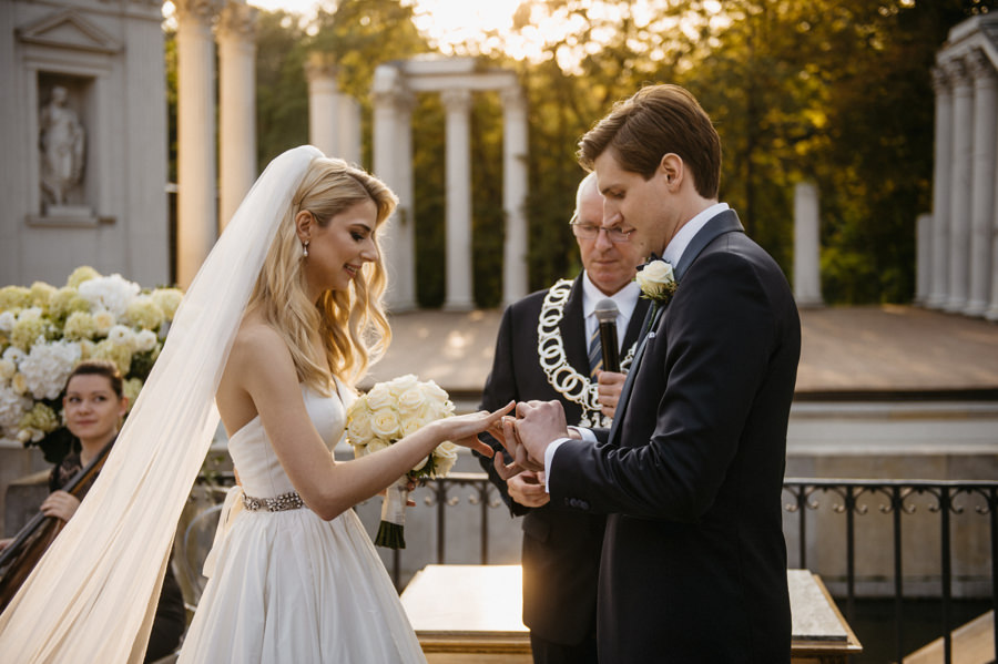 ślub plenerowy w Warszawie, Łazienki Królewskie, ślub w amfiteatrze, ceremonia ślubna w amfiteatrze w Warszawie