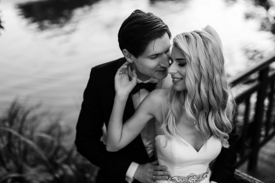 portret pary młodej, sesja plenerowa w Łazienkach Królewskich, plener ślubny