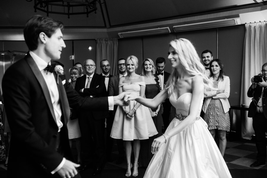 pierwszy taniec pary młodej