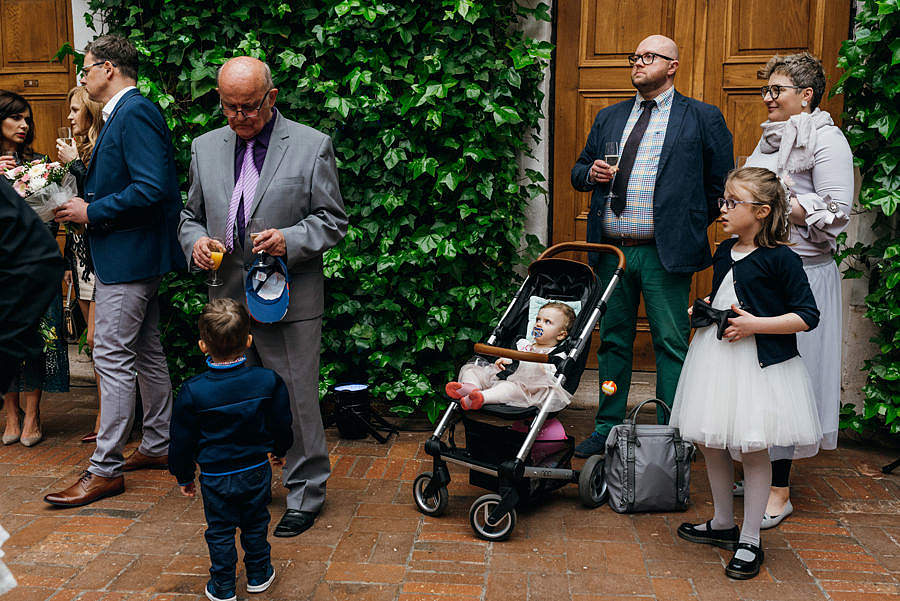 ślub na zamku, slub w plenerze, wesele na zamku, reportaz slubny, fotografia slubna, fotografa slubna warszawa, panna mloda, nietuzinkowy slub